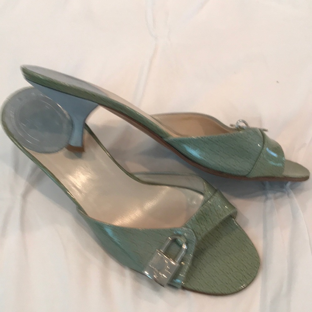 Shoes - Picture 2 of 2